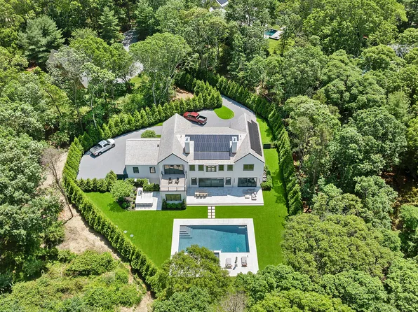 7 Lee Ln, Wainscott, NY 11975