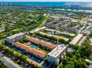 250 NE 20th St, Boca Raton, FL 33431