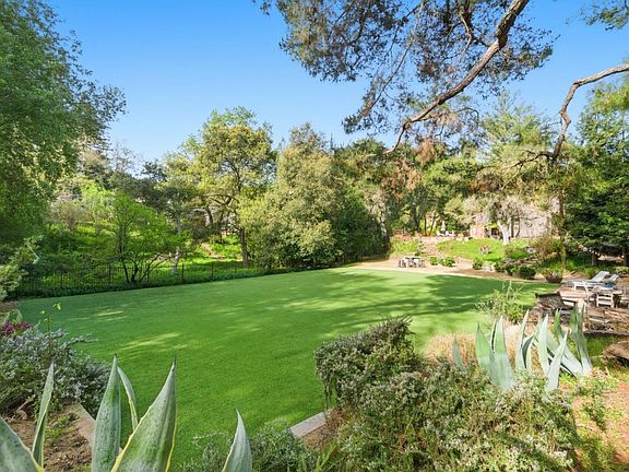 3rd image of 13651 Pierce Rd