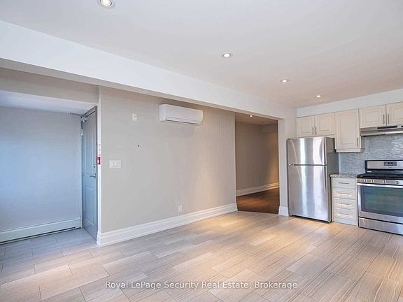 3rd image of 62 Lippincott St #1
