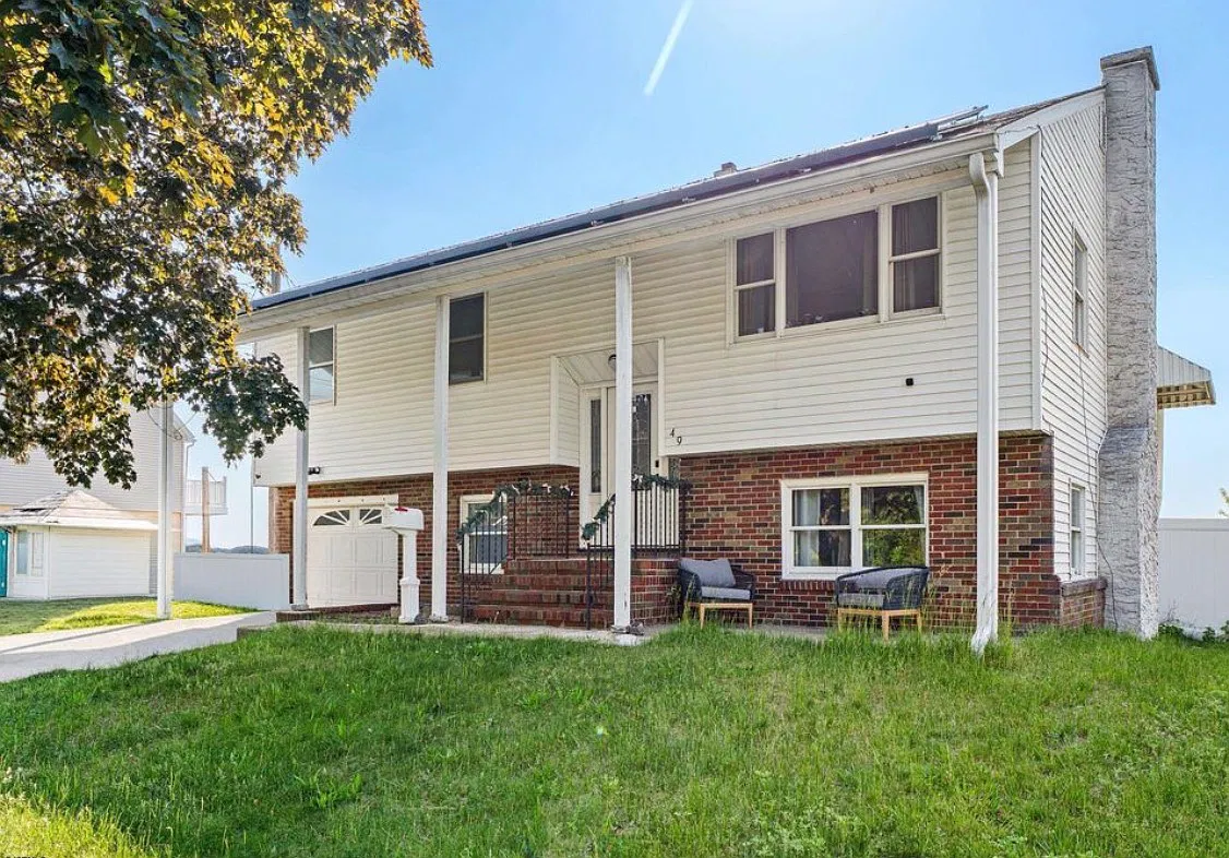 4 bed, 2028 sqft, $3,400 — Photo 4