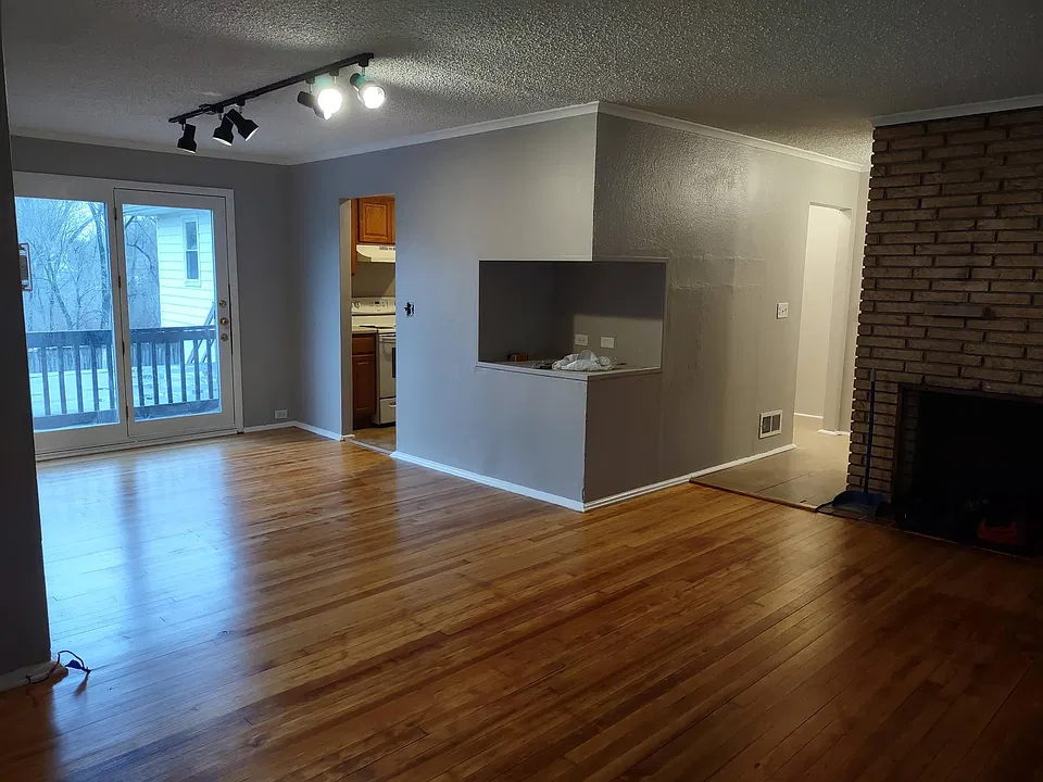 living room/dining room