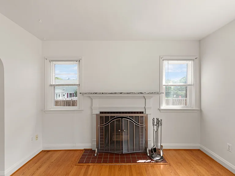 16 Homestead St — Photo 7