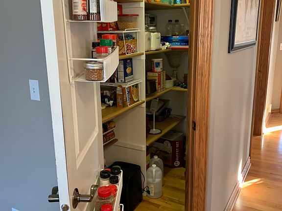 Kitchen pantry