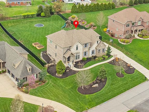 2nd image of 332 Braeburn Dr