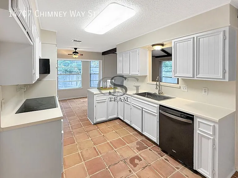 14707 Chimney Way St — Photo 26