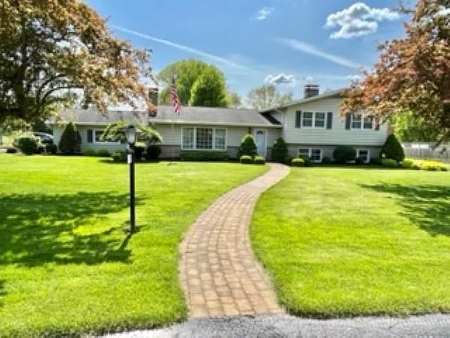 1st image of 1020 Highland Ct