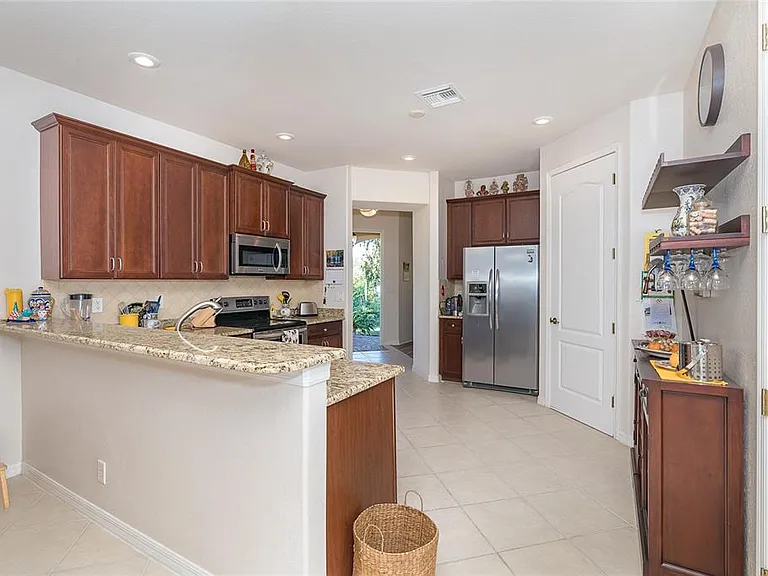 431 Albatross Rd — Photo 8