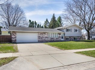 4709 Hamlet Pl, Madison, WI 53714