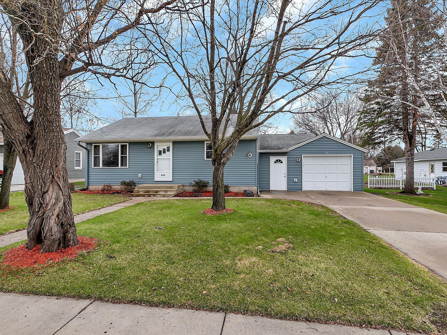 212 E Minnesota St, Saint Joseph, MN 56374 Zillow