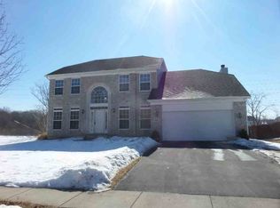 128 Northfield Dr, Minooka, IL 60447