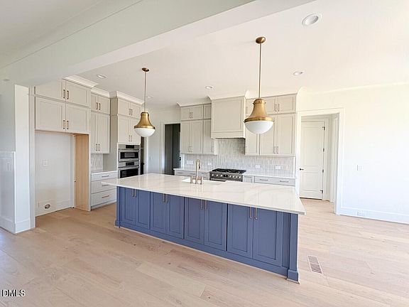 3rd image of 5816 Carriage Gate Dr