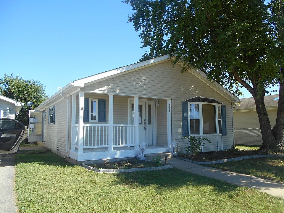 1st image of 2722 Barr Ave