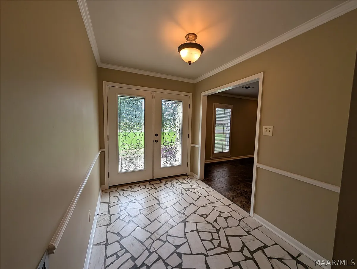 Building Photo - 111 Arrowhead Dr