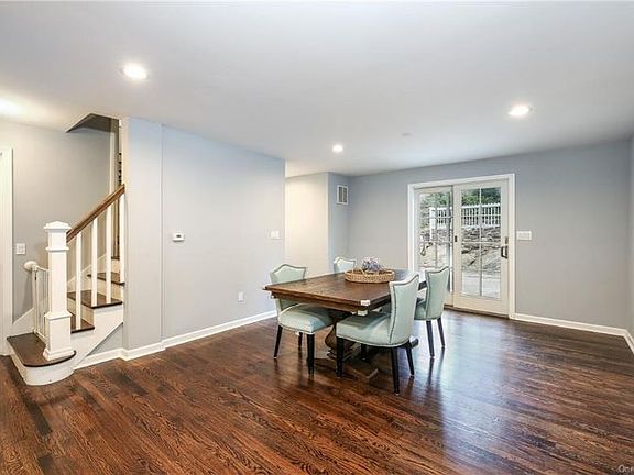 3rd image of 10 Harbor Dr
