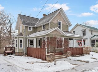 213 N Main St, Allegan, MI 49010