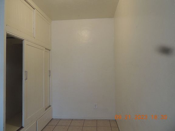 3rd image of 532 21st St APT 4
