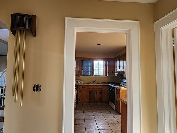 2nd image of 312 Galloping Hill Rd