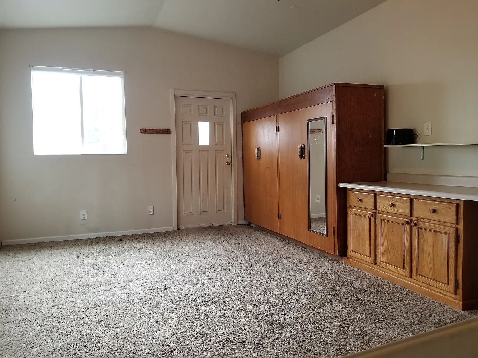 Studio, $750 — Photo 3