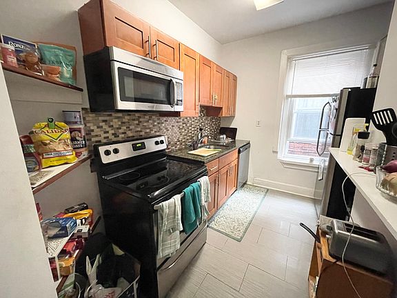 3rd image of 222 Buckingham Pl #3R