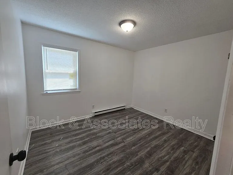 1109 Garrison St — Photo 4