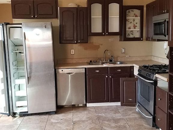 4th image of 7511 El Centro Blvd