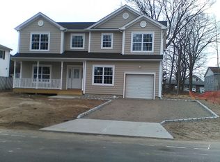 1524 13th St, West Babylon, NY 11704