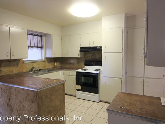 2nd image of 248 Seville Dr