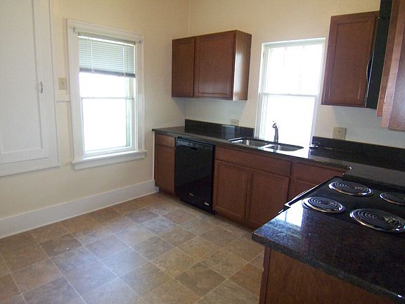 3rd image of 3517 4th Ave