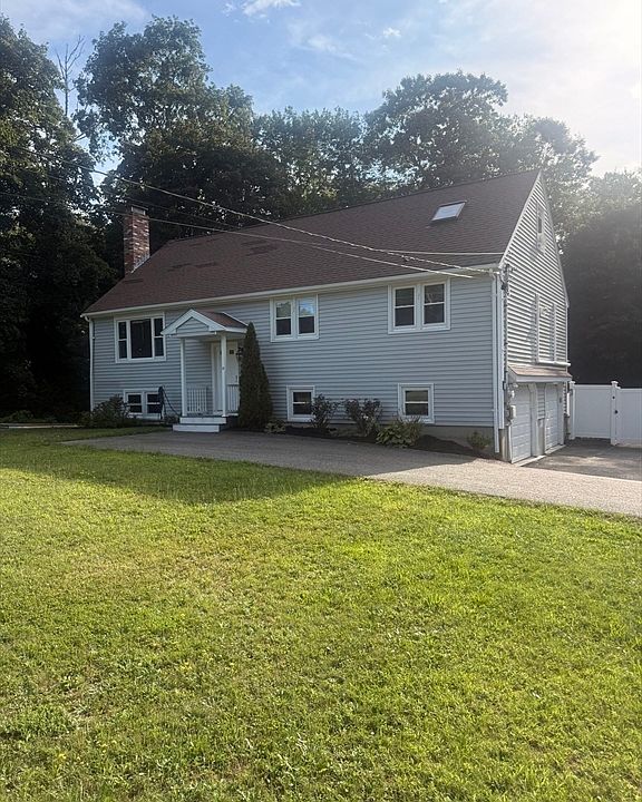 1st image of 40 Poquanticut Ave