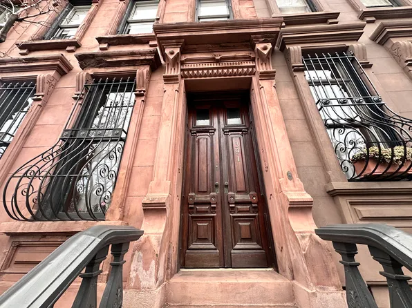 391 9th St Floor 2, Brooklyn, NY 11215