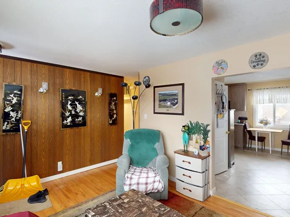 10539 128th Ave NW, Edmonton, AB T5E 0J2