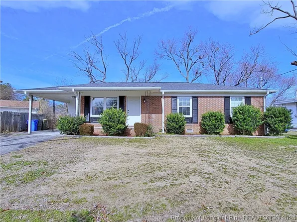 303 Longhorn Dr, Fayetteville, NC 28303