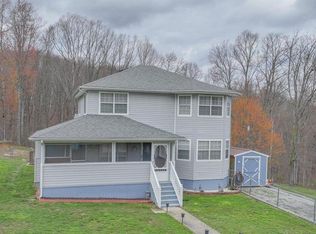 142 Azalea Ln, Big Stone Gap, VA 24219