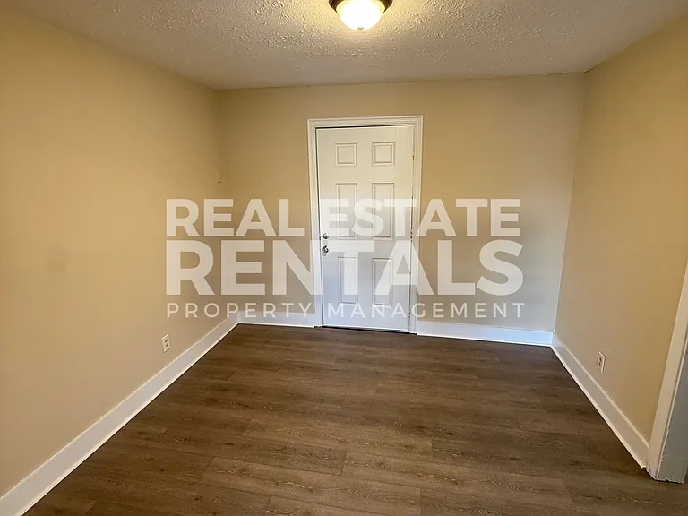 504 Pearl St — Photo 5