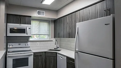 Lansdowne Station Apartments Photo 1