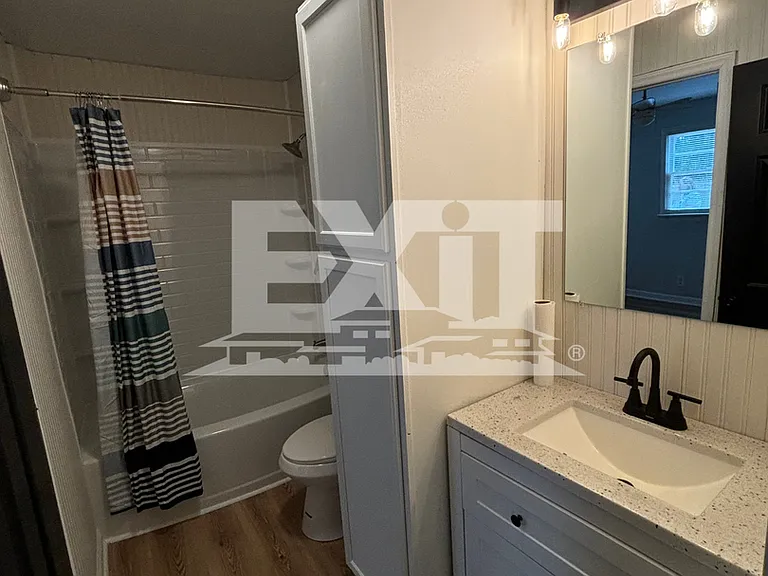 406 Hawthorne Dr — Photo 12