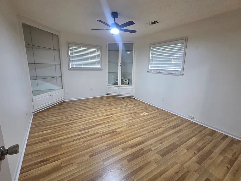 450 Plum Hollow Blvd — Photo 13