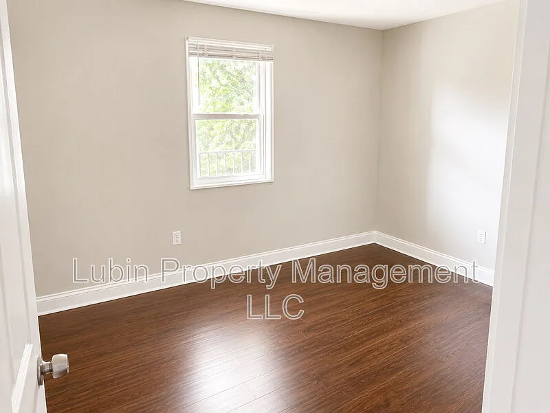 1 bed, 1.0 bath, $599 — Photo 3