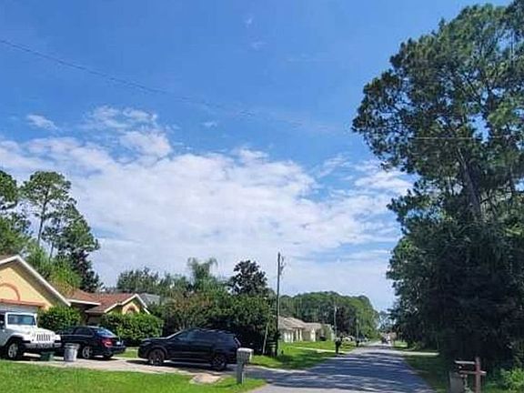 Exterior Neighborhood (street photo)