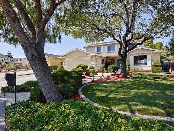 2nd image of 757 Mahogany Ln