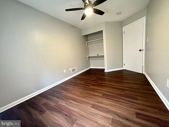 4th image of 324 Walden Cir