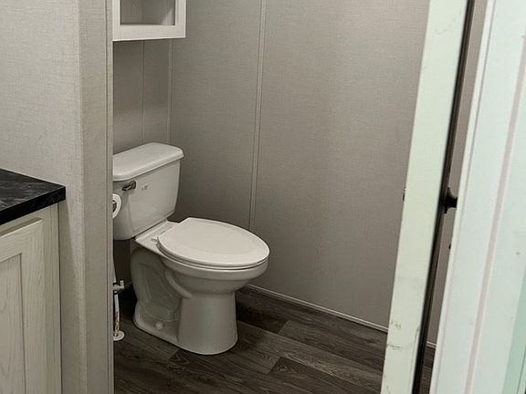 5th image of 141 Jasmine Dr