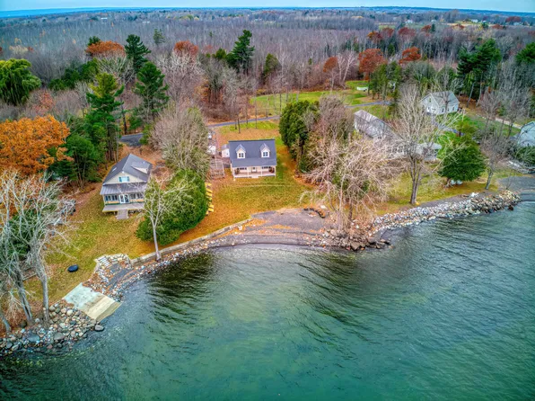 998 Holiday Point Road, North Hero, VT 05474