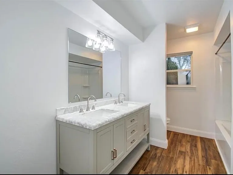 17211 Rolling Creek Dr — Photo 8