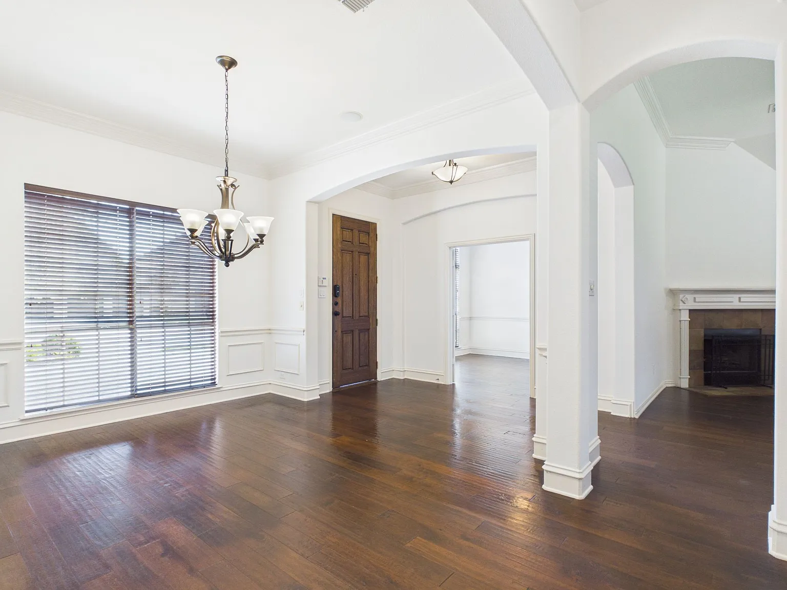 4 bed, 3.0 bath, 3027 sqft, $3,400 — Photo 3