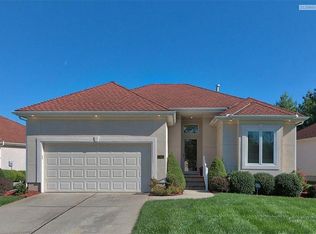 1305 NE Timbercreek Dr, Lees Summit, MO 64086
