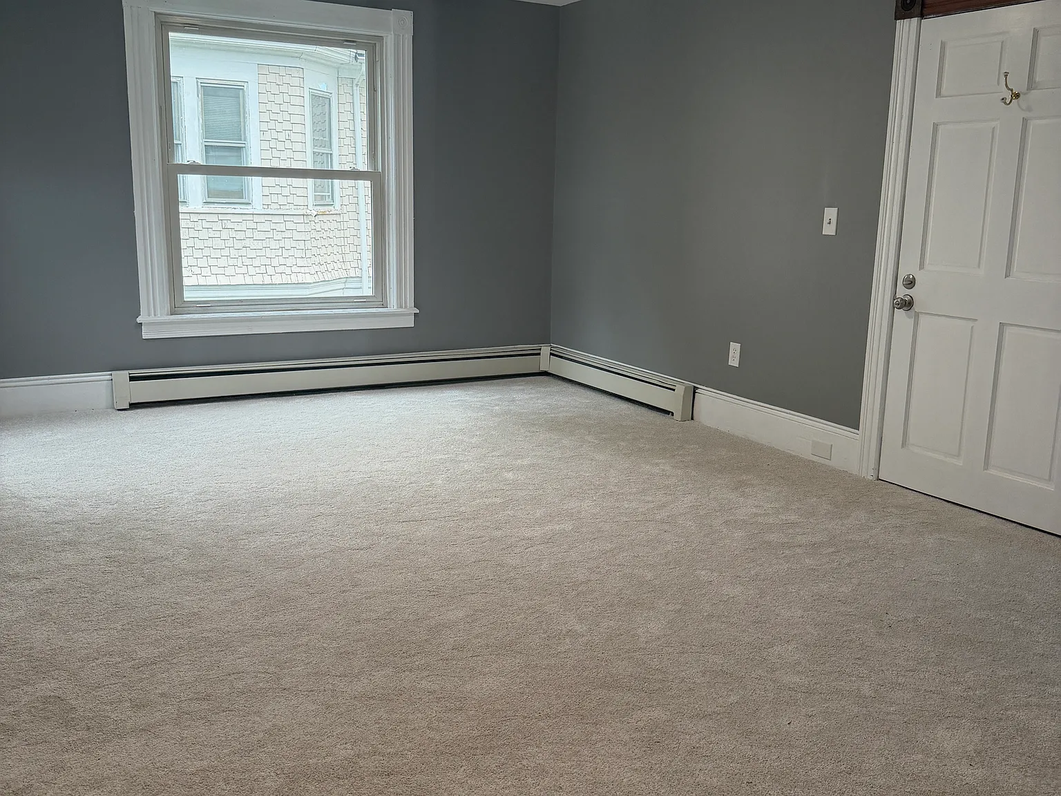 3 bed, $2,275 — Photo 2