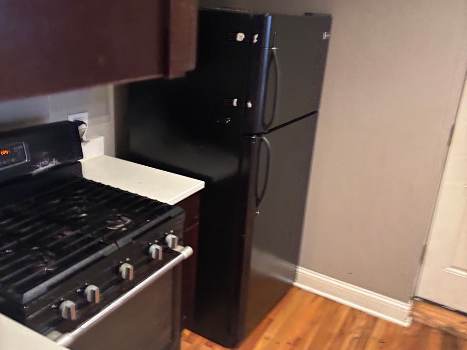 1st image of 6236 S King Dr APT 2B