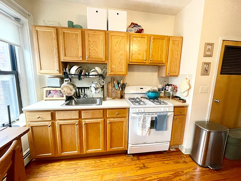 206 Hanover St #6 — Photo 2